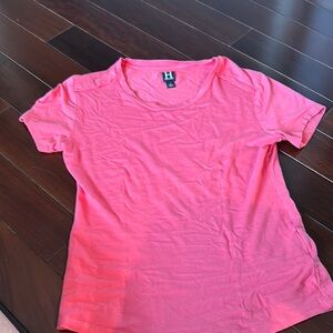 Hilfiger Women's Pink T-Shirt